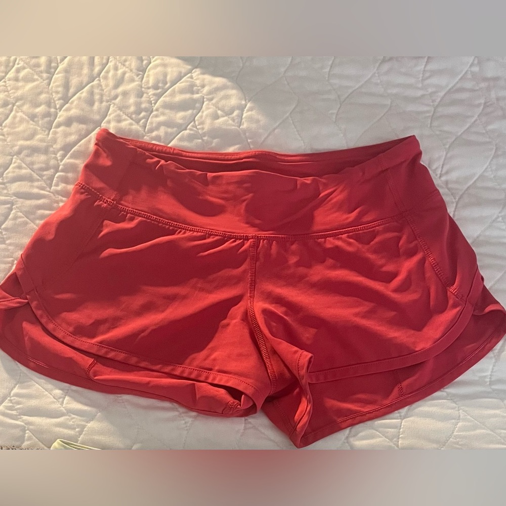 Lululemon Low rise 2.5” speed up shorts